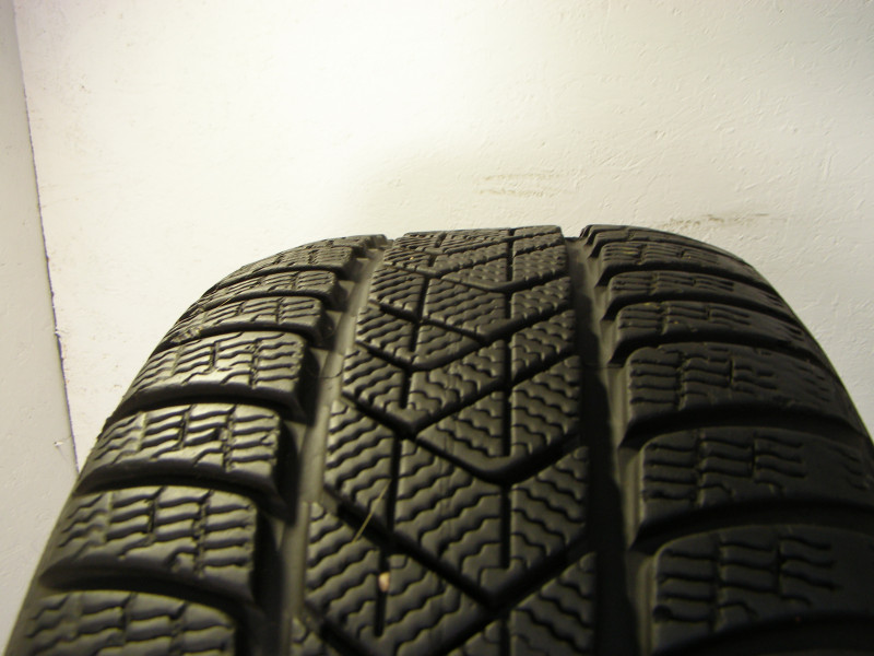 Pirelli Sottozero 3 RFT guma